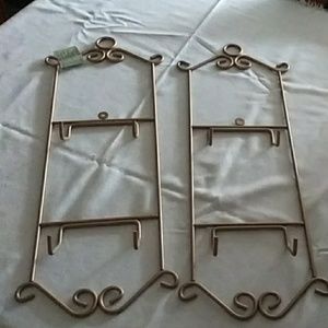 Plate hangers